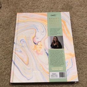 Rachel Hollis Start Today Priority Planner